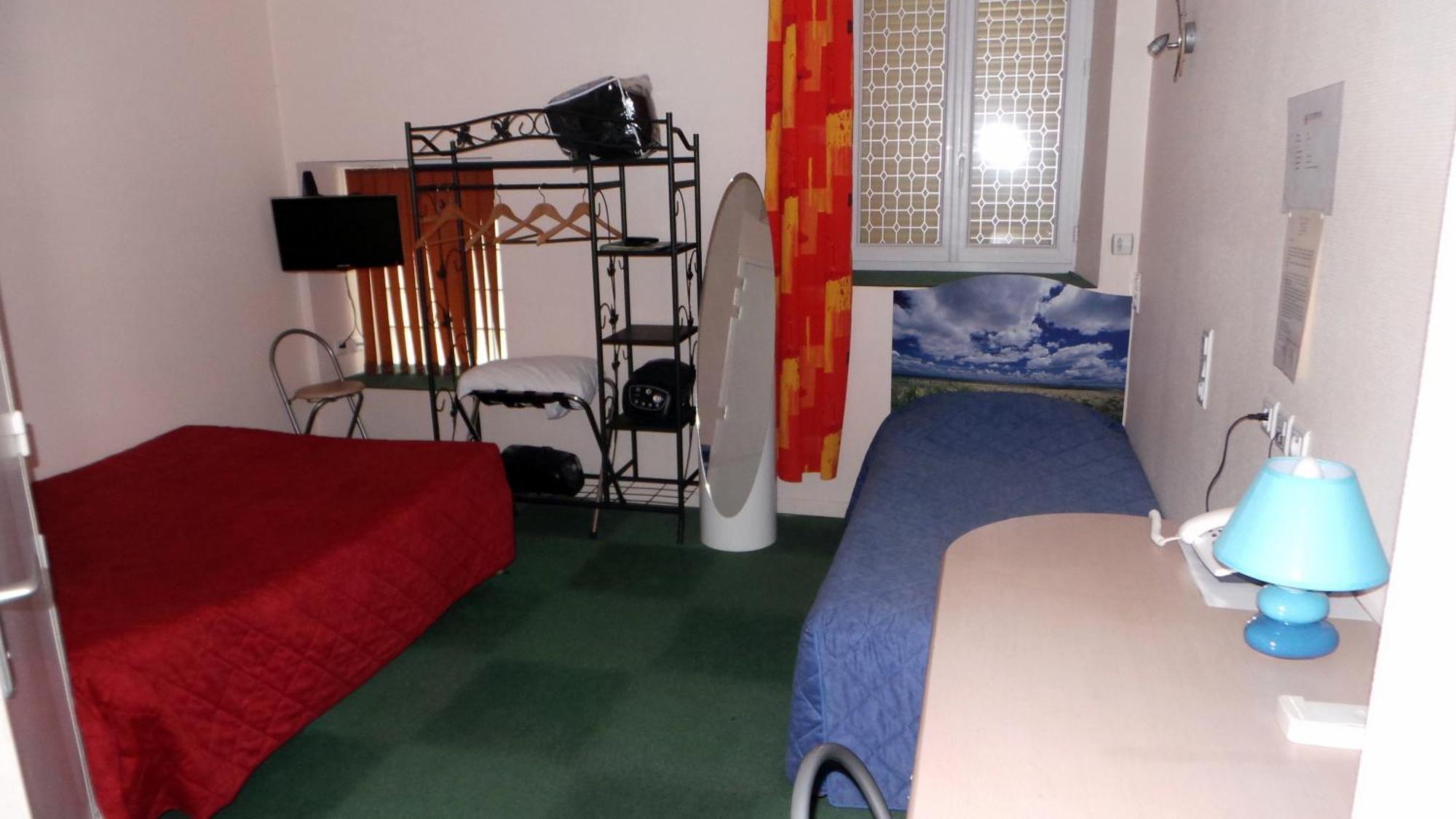 Hotel Le Gambetta Carmaux 部屋 写真