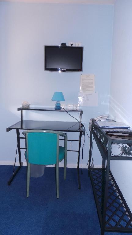 Hotel Le Gambetta Carmaux 部屋 写真